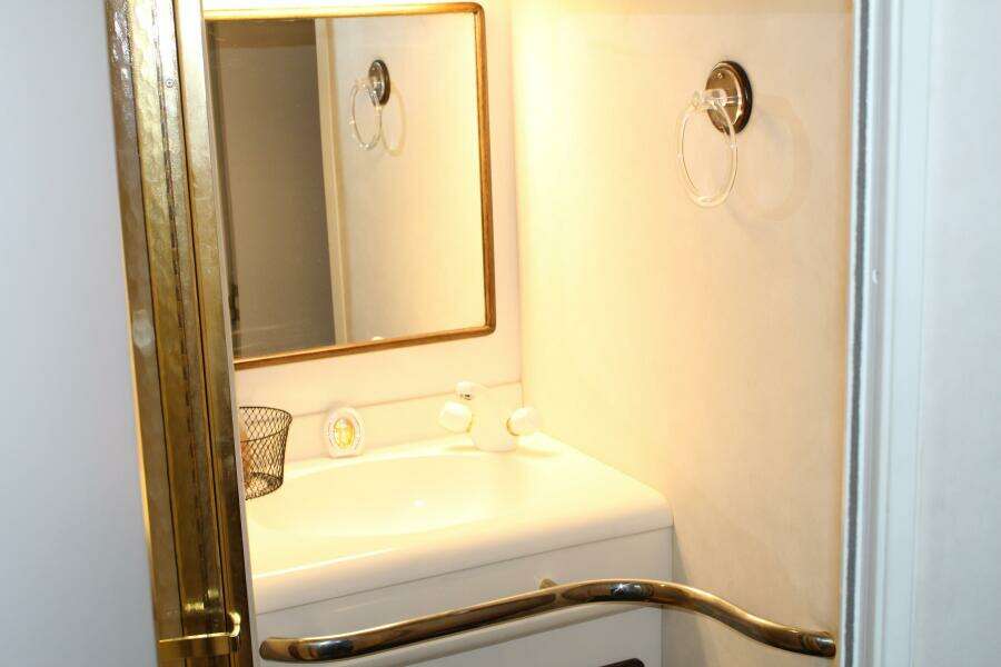 Fuelish Pleasure 50ft Sea Ray Yacht For Sale