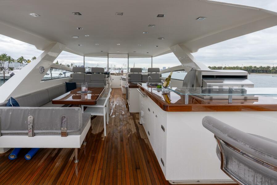 76' 2012 Lazzara Yachts 