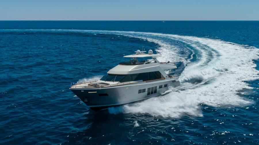 76' 2012 Lazzara Yachts 