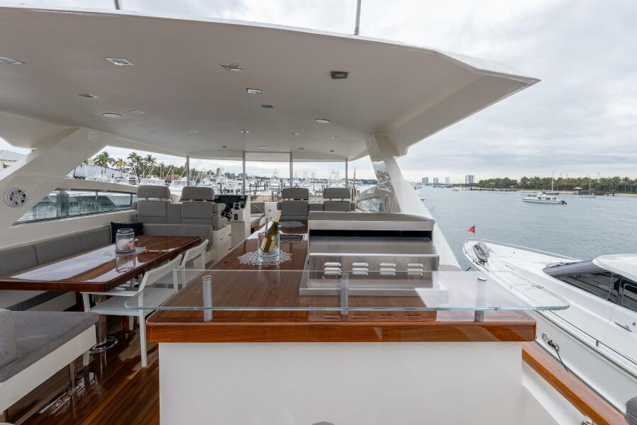 76' 2012 Lazzara Yachts 