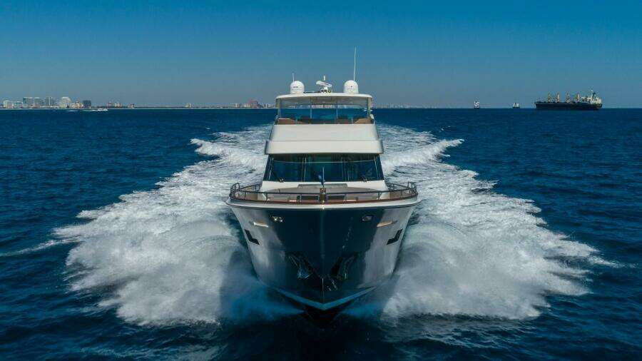WHISTLE 76ft Lazzara Yachts Yacht For Sale