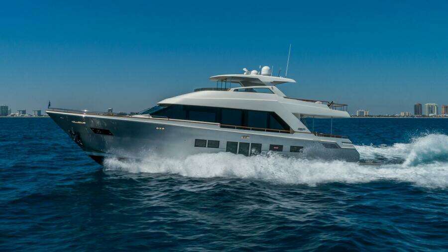 WHISTLE 76ft Lazzara Yachts Yacht For Sale