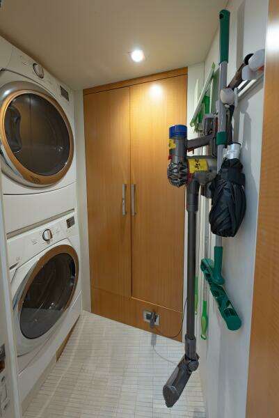 WHISTLE 76ft Lazzara Yachts Yacht For Sale