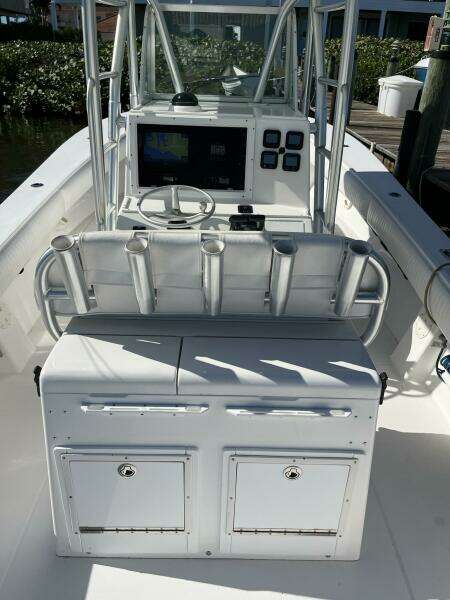 INVICTUS 32ft Regulator Yacht For Sale