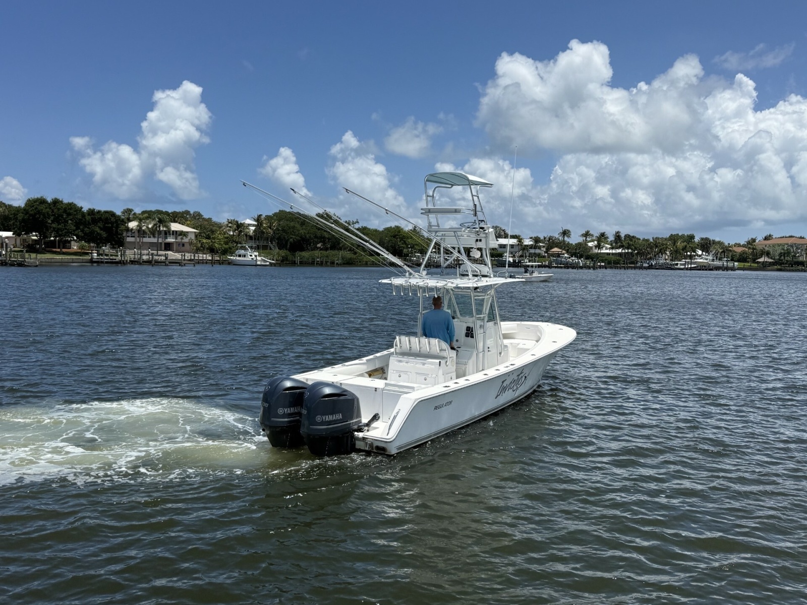 INVICTUS 32ft Regulator Yacht For Sale