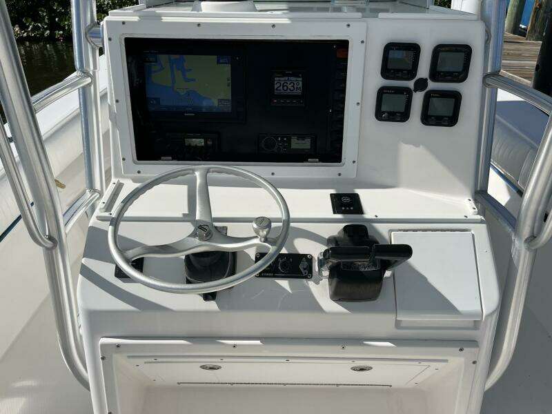INVICTUS 32ft Regulator Yacht For Sale
