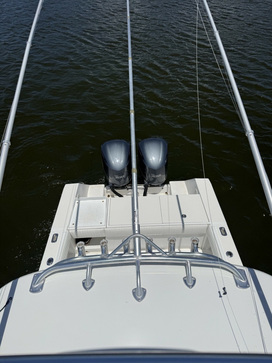 INVICTUS 32ft Regulator Yacht For Sale