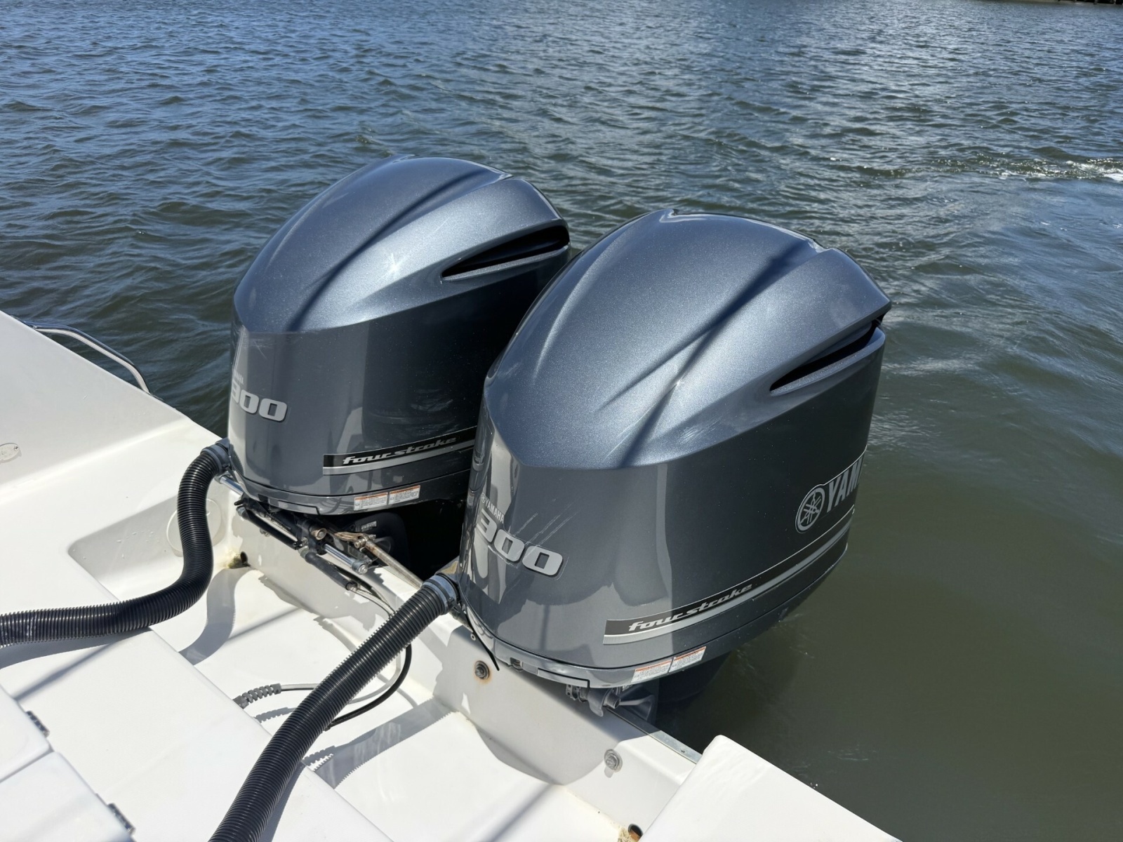 INVICTUS 32ft Regulator Yacht For Sale