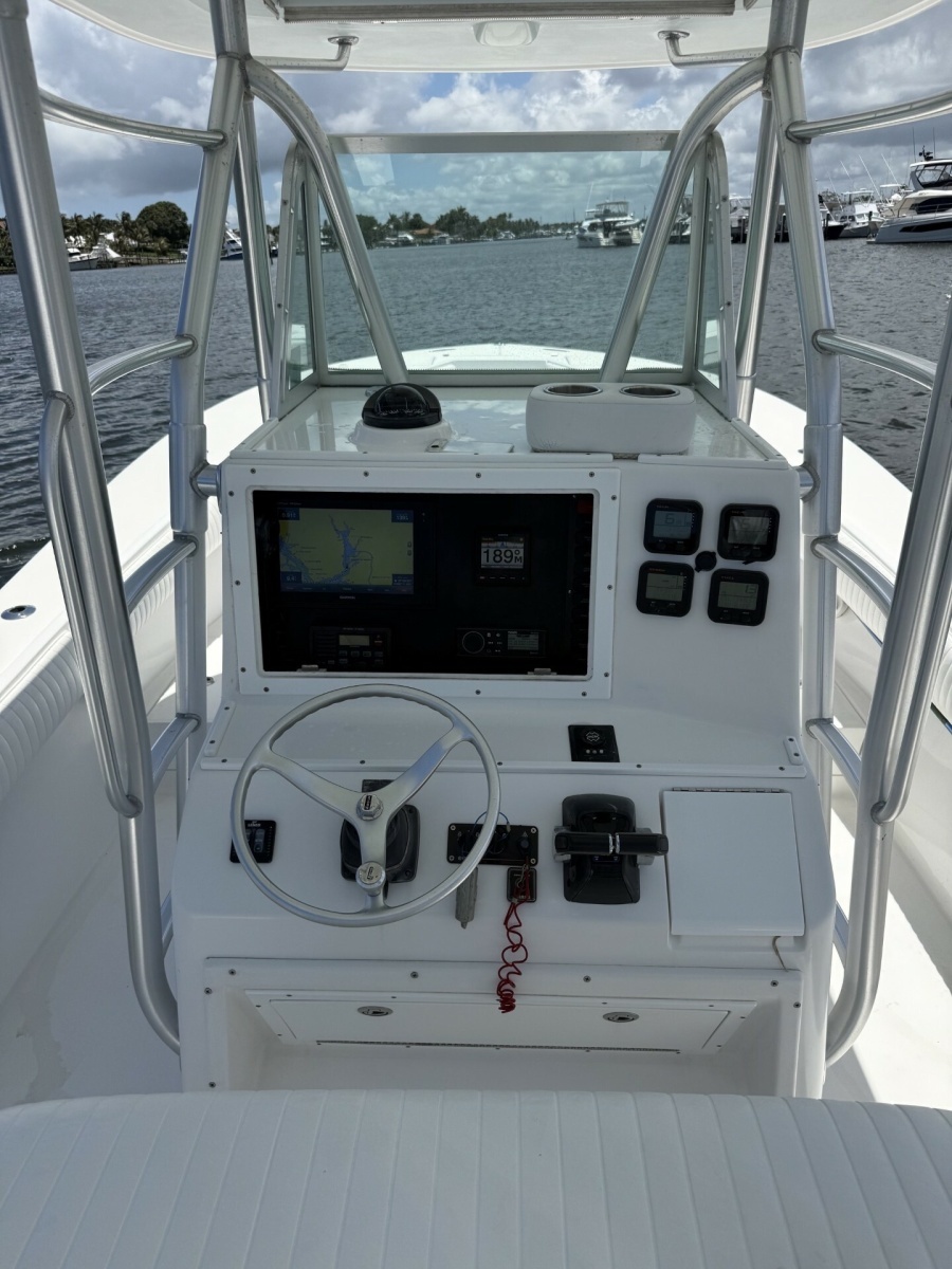 INVICTUS 32ft Regulator Yacht For Sale