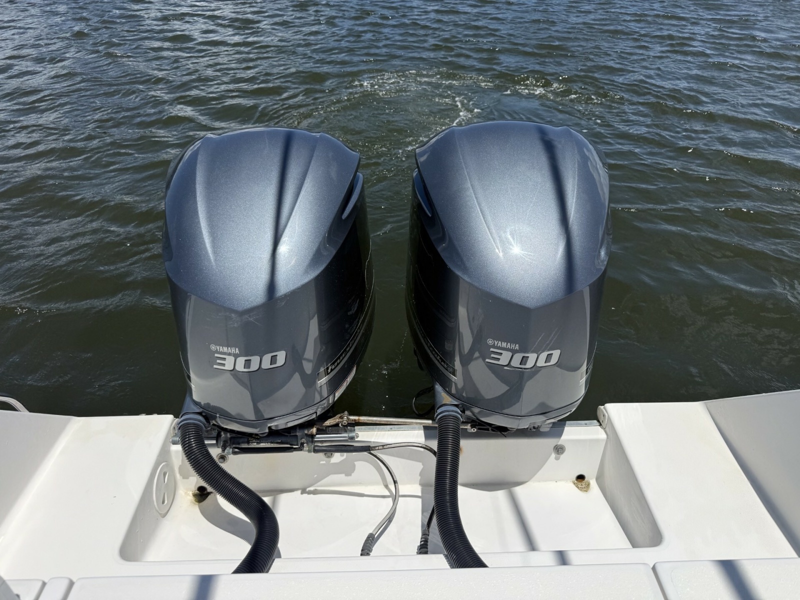 INVICTUS 32ft Regulator Yacht For Sale