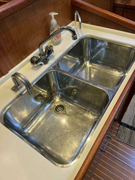 Annie M 52ft Amel Yacht For Sale