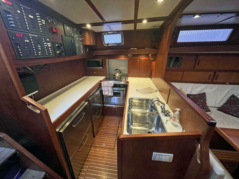 Annie M 52ft Amel Yacht For Sale