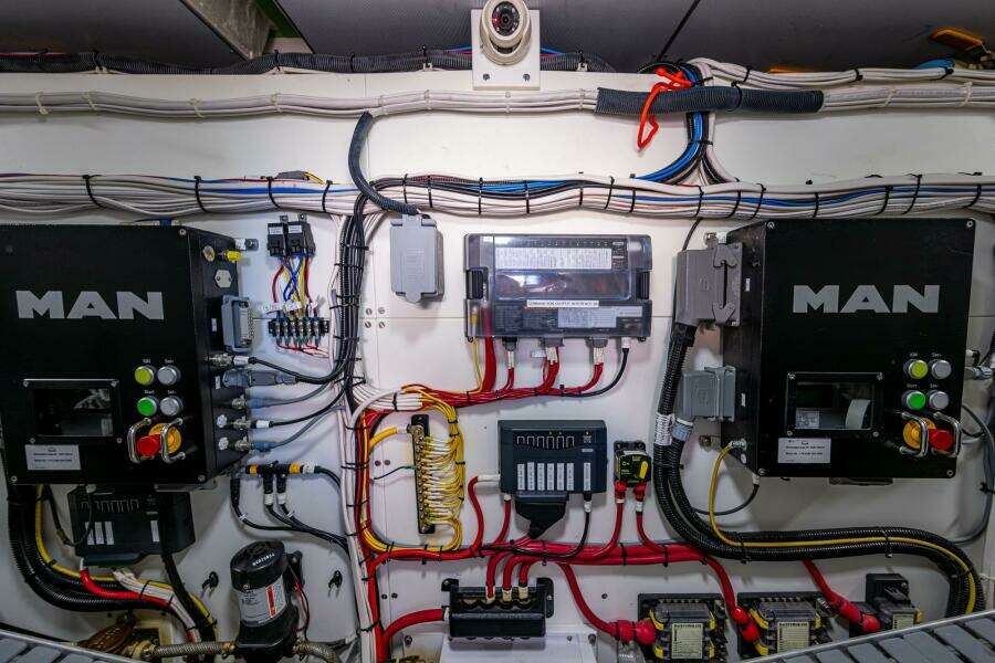 VERA NORTH 58ft Hinckley Yacht For Sale