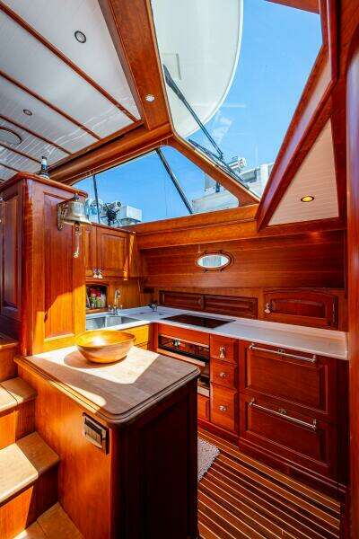 VERA NORTH 58ft Hinckley Yacht For Sale