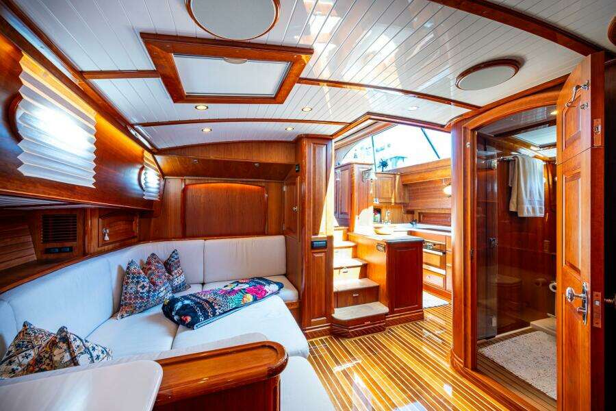 VERA NORTH 58ft Hinckley Yacht For Sale