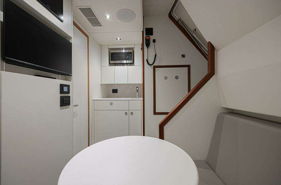 HIDEOUT 88ft Sunseeker Yacht For Sale