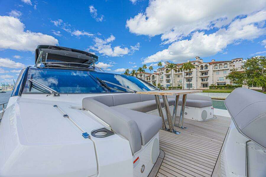 HIDEOUT 88ft Sunseeker Yacht For Sale