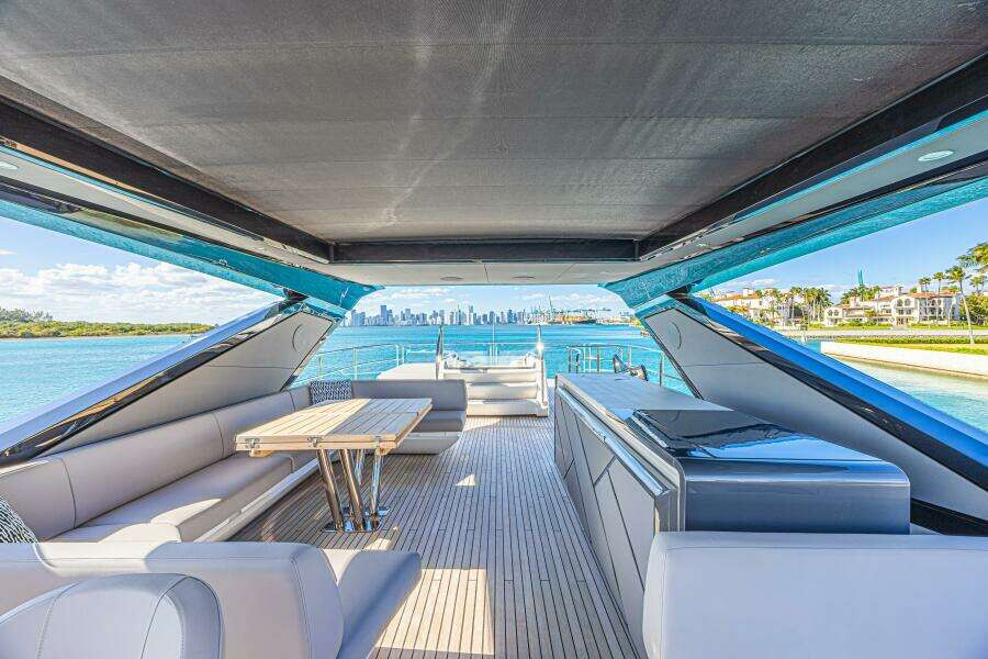 HIDEOUT 88ft Sunseeker Yacht For Sale