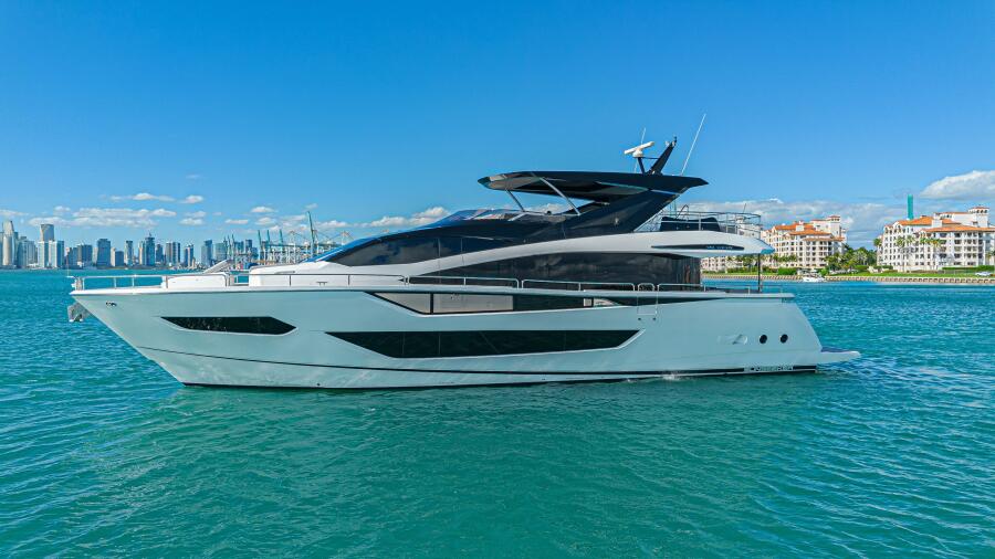 88' 2025 Sunseeker 