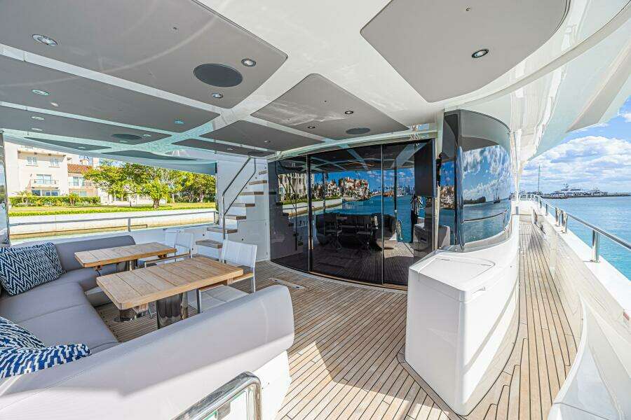 HIDEOUT 88ft Sunseeker Yacht For Sale