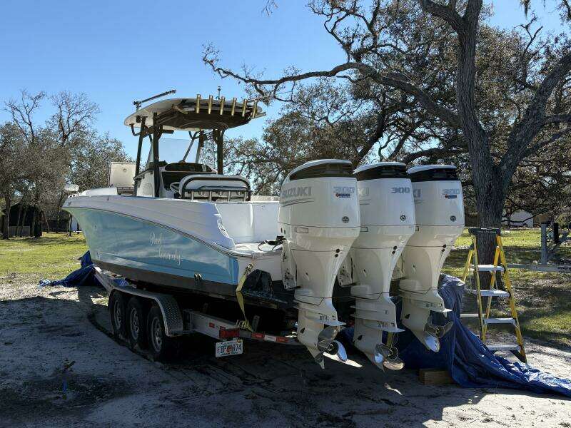 Reel Anomaly 35ft Wellcraft Yacht For Sale