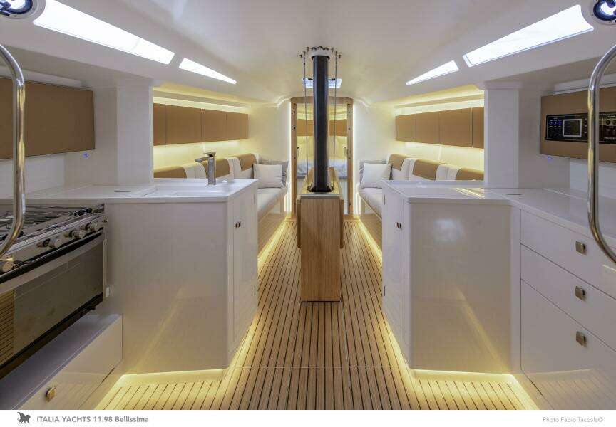 39ft Italia Yachts Yacht For Sale