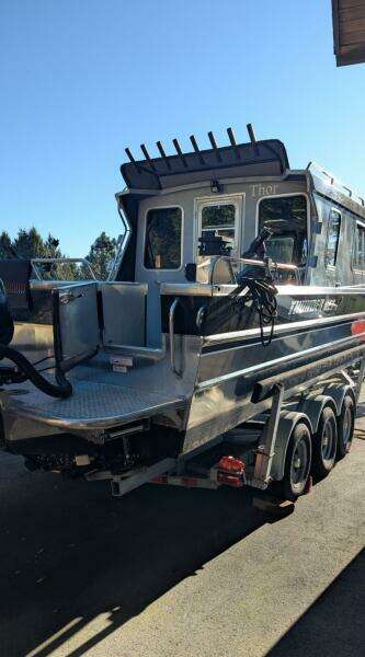 32ft Thunderjet Yacht For Sale