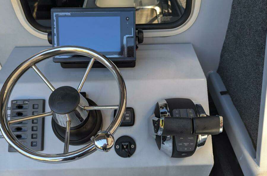 32ft Thunderjet Yacht For Sale