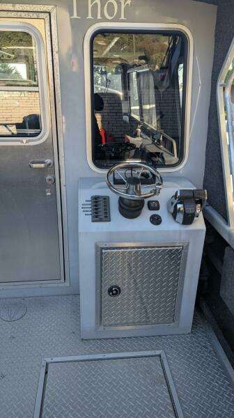 32ft Thunderjet Yacht For Sale