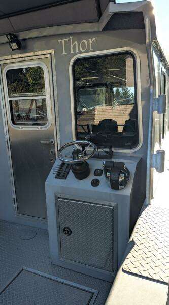 32ft Thunderjet Yacht For Sale