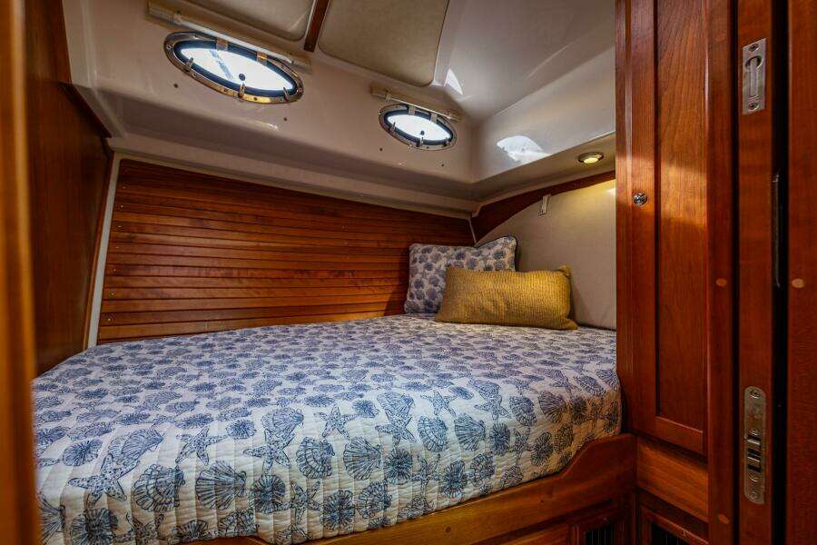 Big Blue 37ft Back Cove Yacht For Sale