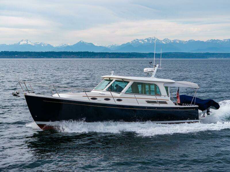 Big Blue 37ft Back Cove Yacht For Sale