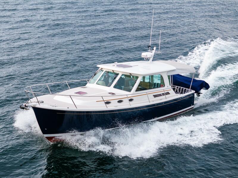 37' 2010 Back Cove 37