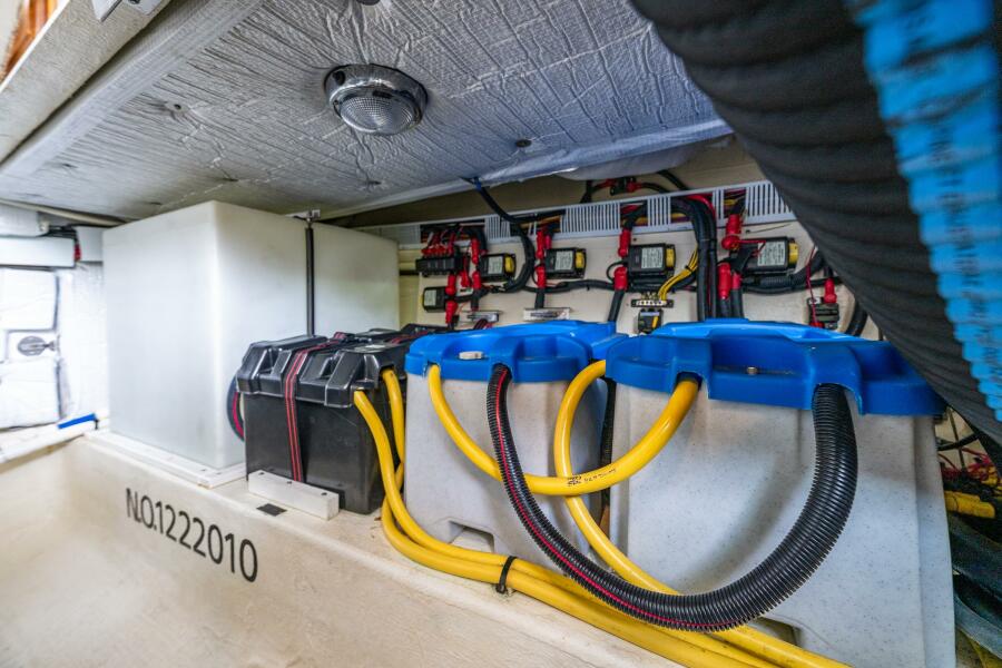 37' 2010 Back Cove 37