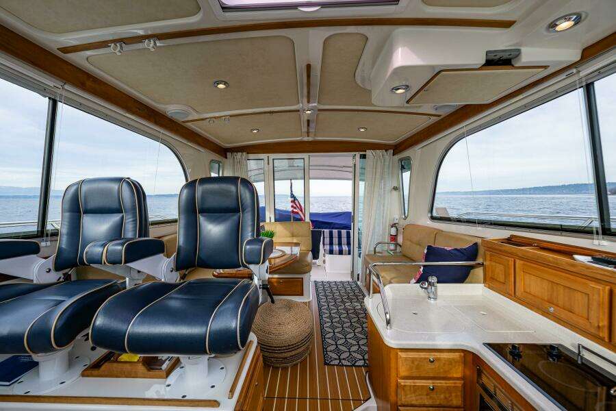 Big Blue 37ft Back Cove Yacht For Sale