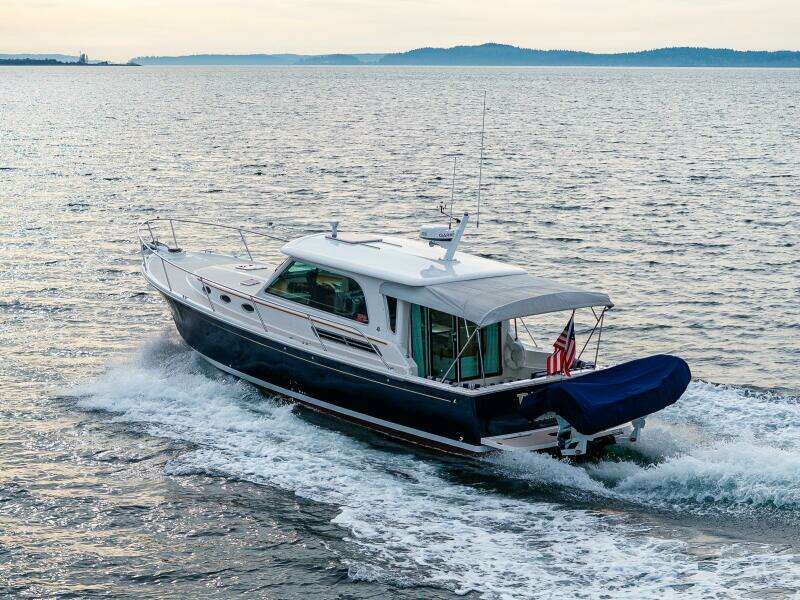 Big Blue 37ft Back Cove Yacht For Sale