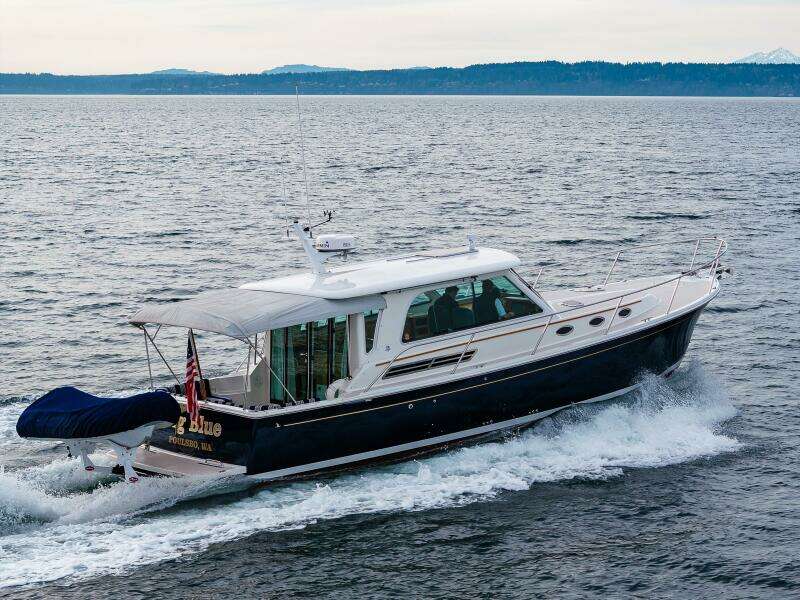 Big Blue 37ft Back Cove Yacht For Sale
