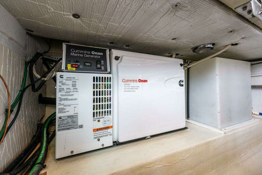 Big Blue 37ft Back Cove Yacht For Sale