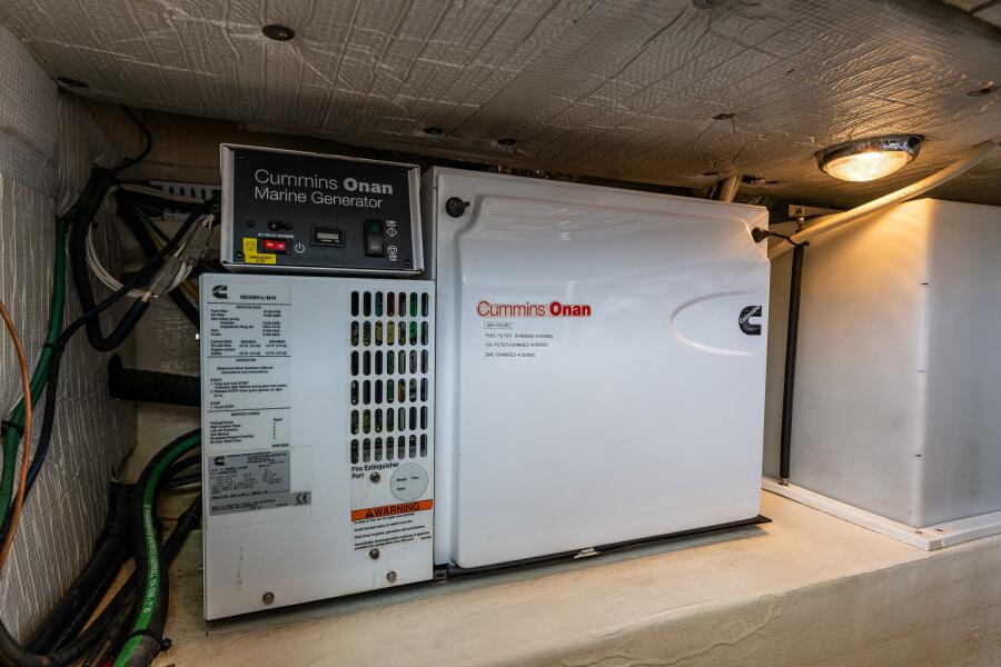 37' 2010 Back Cove 37