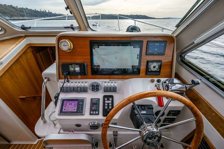 Big Blue 37ft Back Cove Yacht For Sale