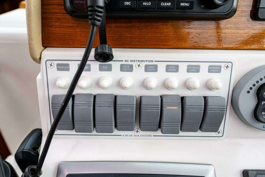 Big Blue 37ft Back Cove Yacht For Sale