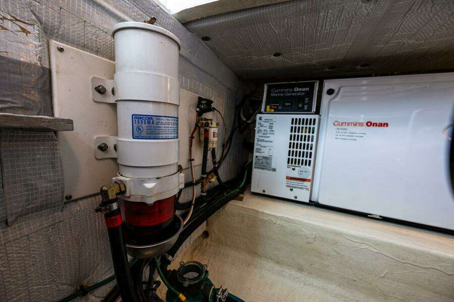 Big Blue 37ft Back Cove Yacht For Sale