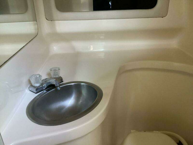 30ft Sea Ray Yacht For Sale