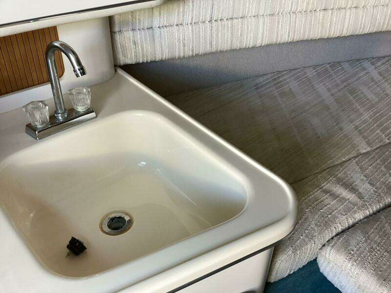 30ft Sea Ray Yacht For Sale