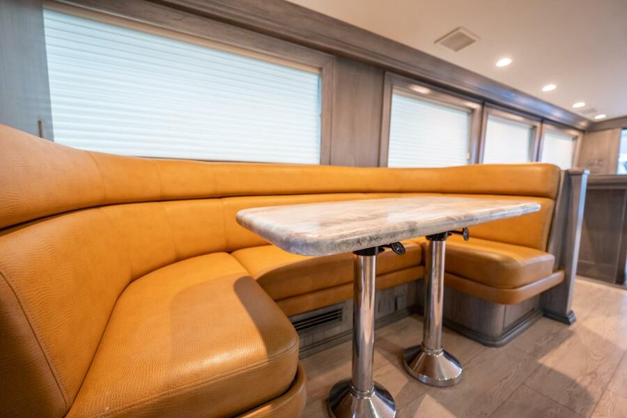 74' 1998 Hatteras 74 Cockpit Motoryacht