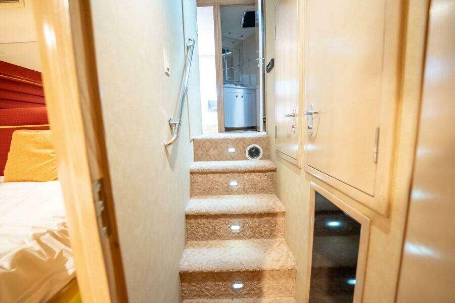 HATT S OFF 74ft Hatteras Yacht For Sale