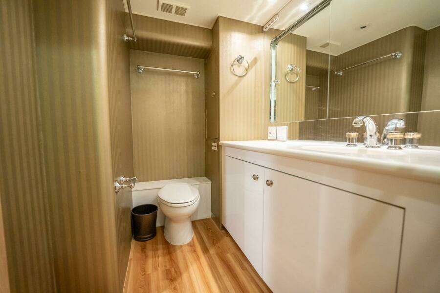 HATT S OFF 74ft Hatteras Yacht For Sale