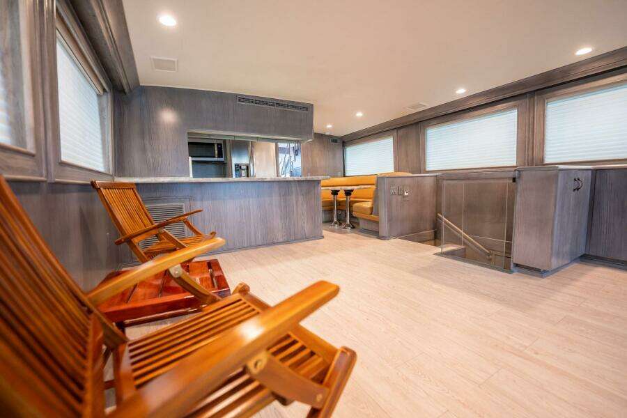 HATT S OFF 74ft Hatteras Yacht For Sale