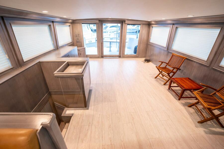 74' 1998 Hatteras 74 Cockpit Motoryacht