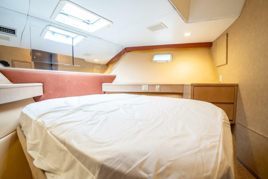 74' 1998 Hatteras 74 Cockpit Motoryacht